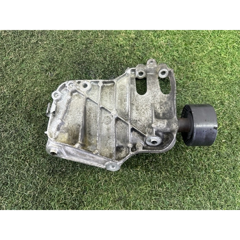 Кронштейн компресора кондиціонера (кронштейни двигуна) BMW X5 F15 2015 3.0 64557585167