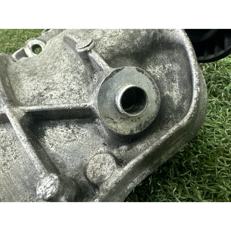 Кронштейн компресора кондиціонера (кронштейни двигуна) BMW X5 F15 2015 3.0 64557585167