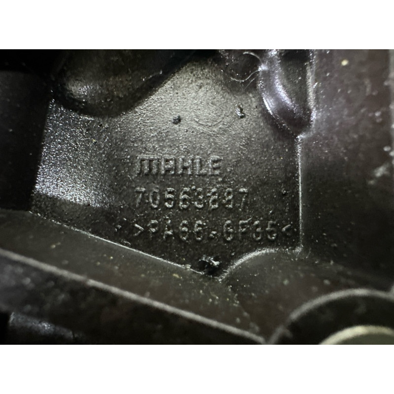 Корпус масляного фильтра (двигатель и элементы) BMW X1 F48 2018 2.0 11428575898