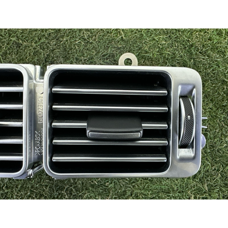 Дефлектор повітроводу (салон) LAND ROVER Range Rover L405 2014 5.0 LR048782
