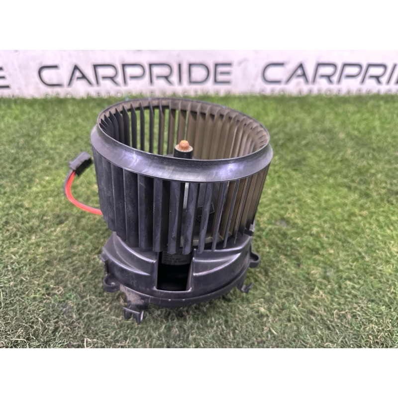 Мотор печки (отопление и кондиционирование) BMW X1 F48 2018 2.0 64119297752