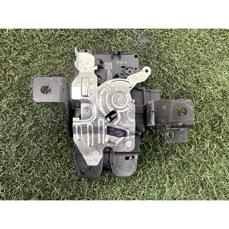 Замок багажника (кузов и элементы) LAND ROVER Range Rover L405 2014 5.0 LR072586