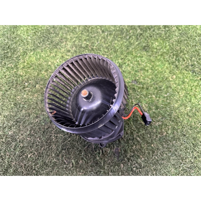 Мотор пічки (обігрів та кондиціювання) BMW X1 F48 2016 2.0 64119297752