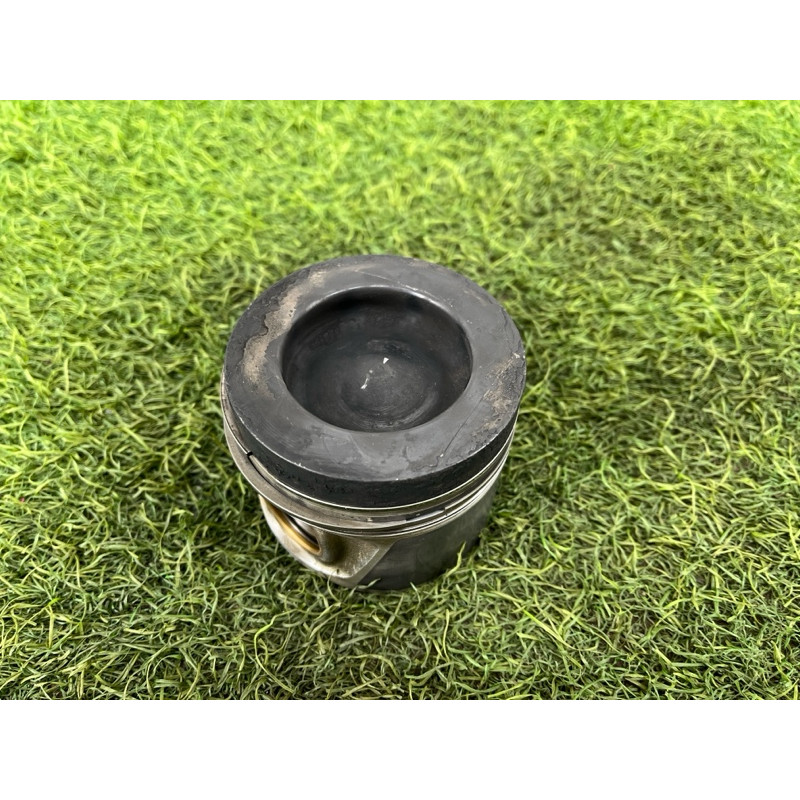 Поршень (двигун та елементи) Volkswagen Amarok 2H 2.0 03L107065AG