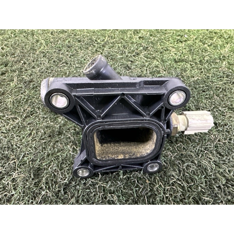 Фланець системи охолодження (система охлаждения) LAND ROVER Discovery Sport L550 2016 2.0 LR038758