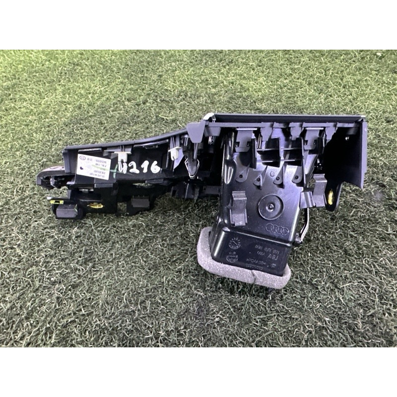 Дефлектор повітроводу (салон) AUDI Q5 FY 2020 2.0 DJYA 80B820901A6PS