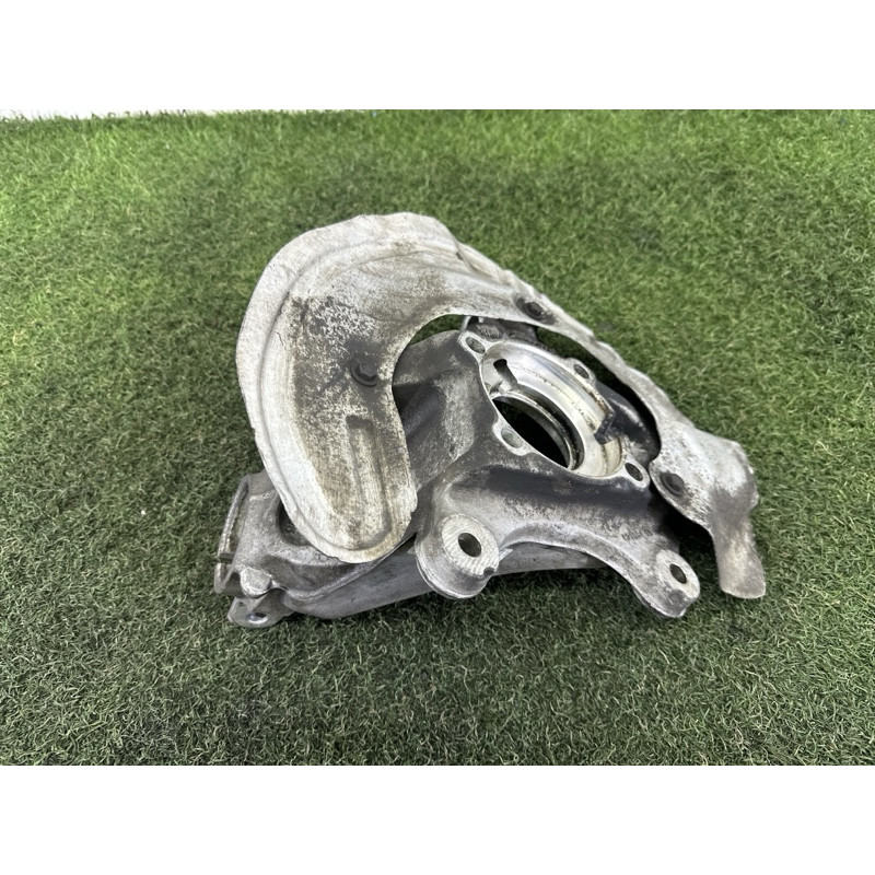 Поворотний кулак (підвіска) BMW X1 F48 2016 2.0 31216876645