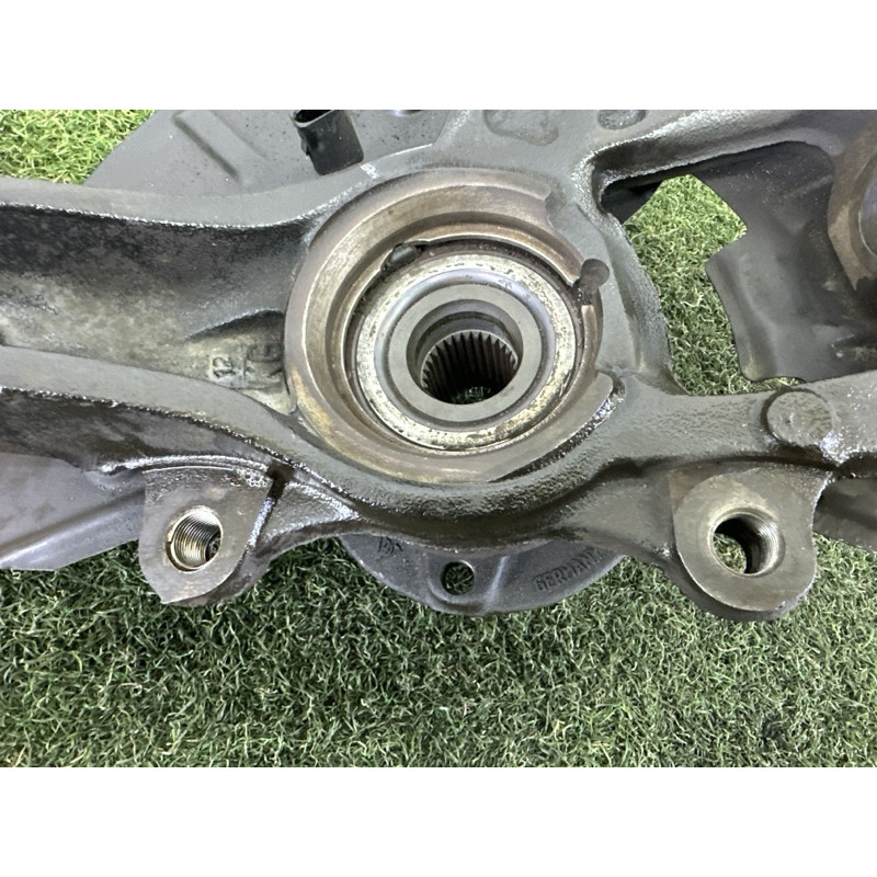 Поворотный кулак (подвеска) Volkswagen Touareg NF 2013 3.6 CGRA 7P6407246A