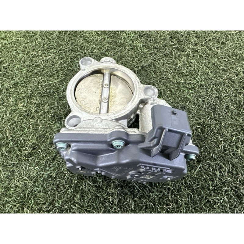 Дросельна заслонка (електрика двигуна) BMW X1 F48 2018 2.0 13547619008
