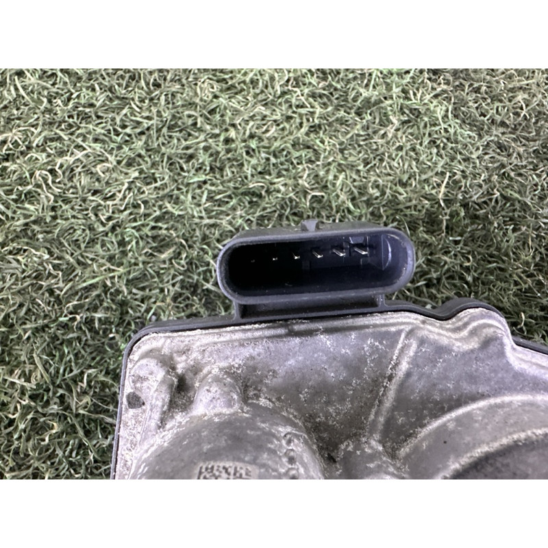 Дросельна заслонка (електрика двигуна) BMW X1 F48 2018 2.0 13547619008