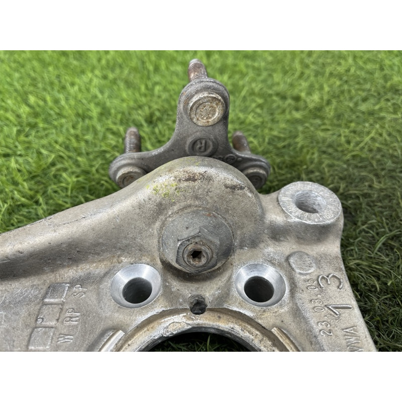 Цапфа подвески (подвеска) Volkswagen Passat CC 3C 3c0407258g