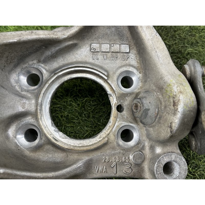 Цапфа подвески (подвеска) Volkswagen Passat CC 3C 3c0407258g