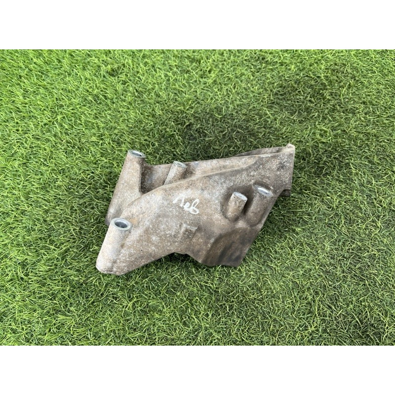 Кронштейн подушки двигателя (кронштейны двигателя) Volkswagen Amarok 2H 2.0 03L199307B