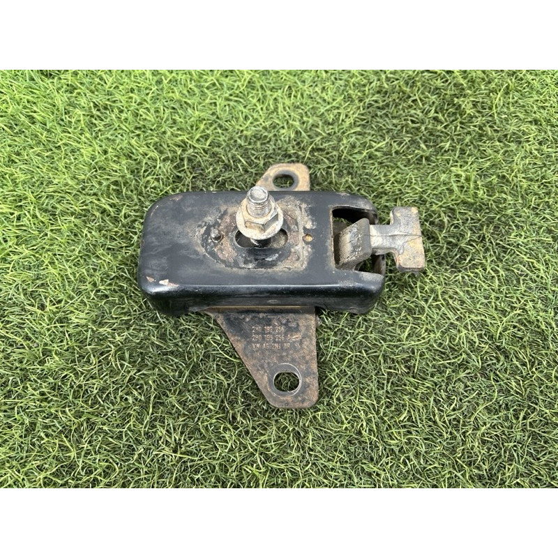 Подушка двигателя (двигатель и элементы) Volkswagen Amarok 2H 2.0 2H0199256A