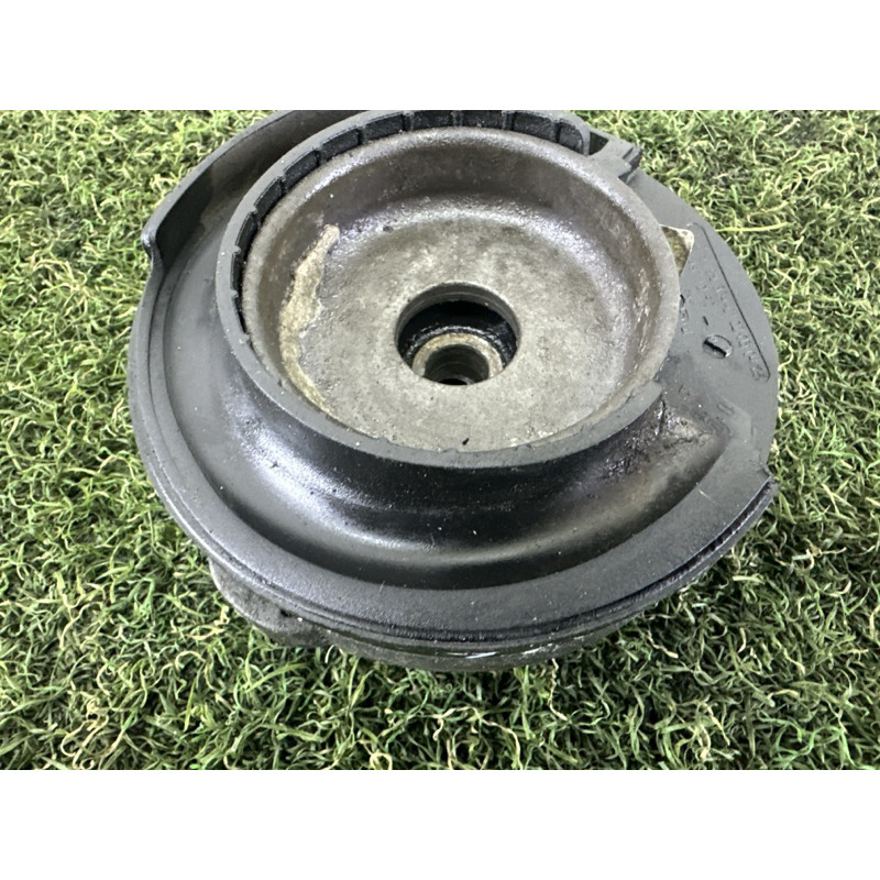Опора стойки (подвеска) BMW X3 F25 2013 2.0 33506787178