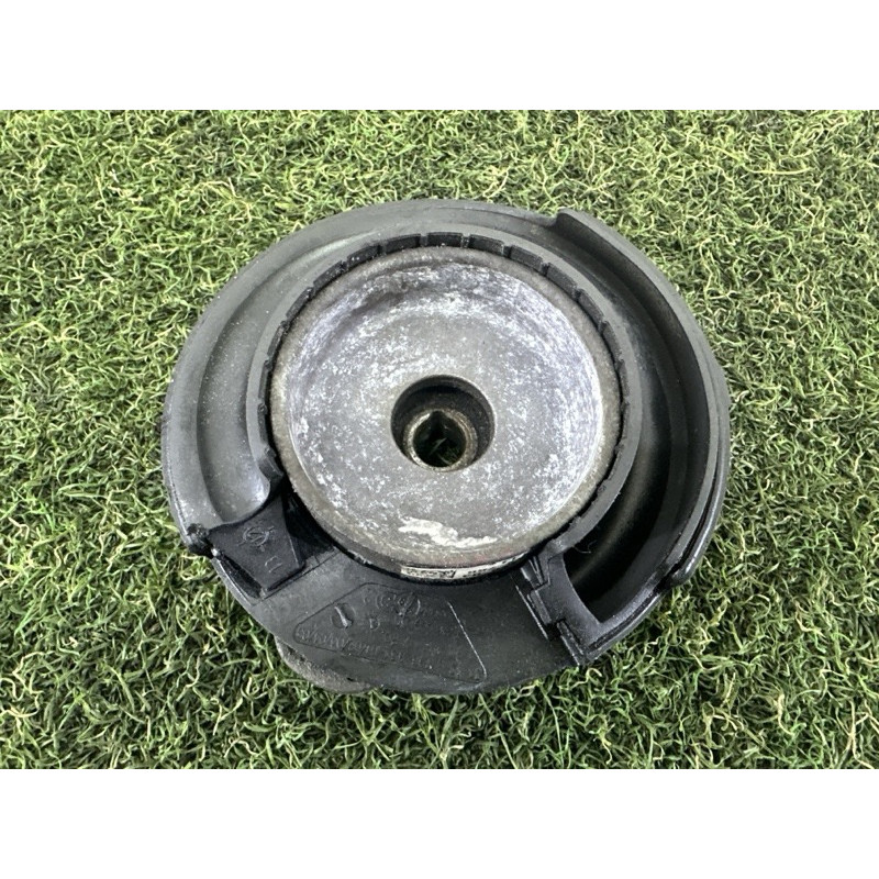 Опора стойки (подвеска) BMW X3 F25 2013 2.0 33506787178