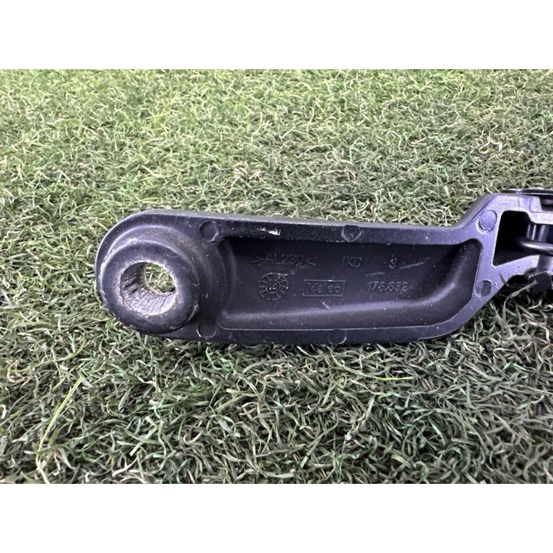 Поводок дворника (кузов и элементы) AUDI Q7 4L 2015 3.0 CNRB 4L1955407A1P9