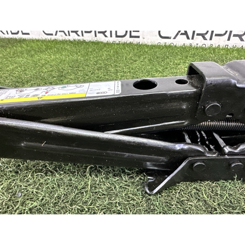 Домкрат (аксессуары) AUDI Q5 FY 2020 2.0 DJYA 80A011031A