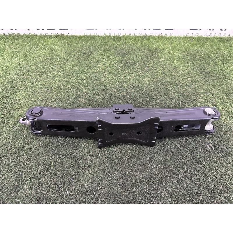 Домкрат (аксессуары) AUDI Q5 FY 2020 2.0 DJYA 80A011031A