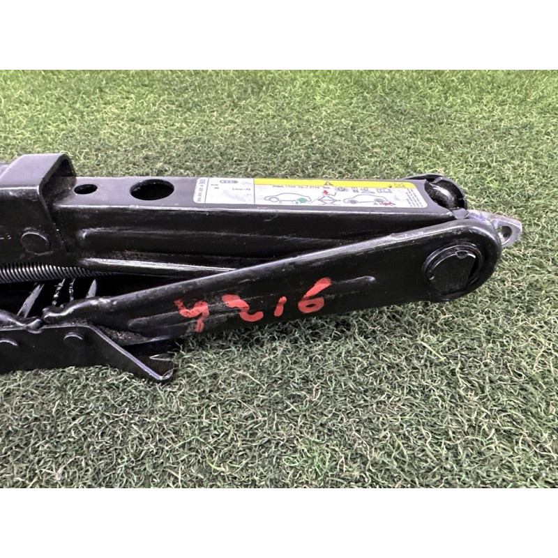 Домкрат (аксессуары) AUDI Q5 FY 2020 2.0 DJYA 80A011031A