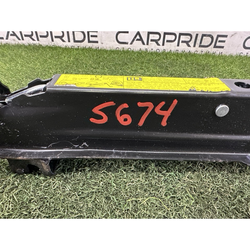 Домкрат (аксесуари) AUDI Q7 4L 2015 3.0 CNRB 4L0011031E
