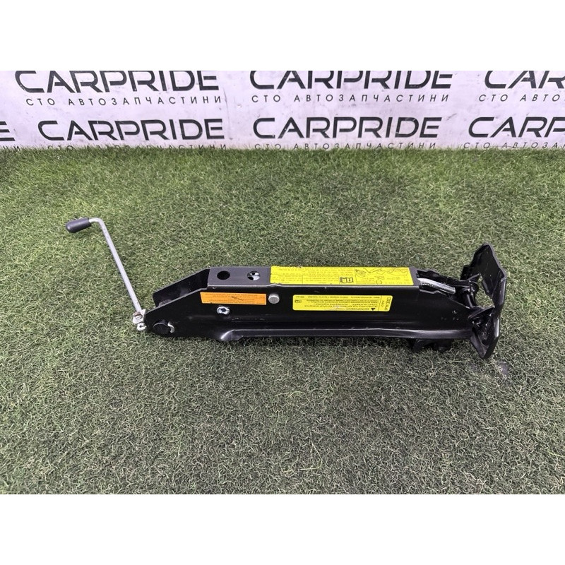 Домкрат (аксесуари) AUDI Q7 4L 2015 3.0 CNRB 4L0011031E