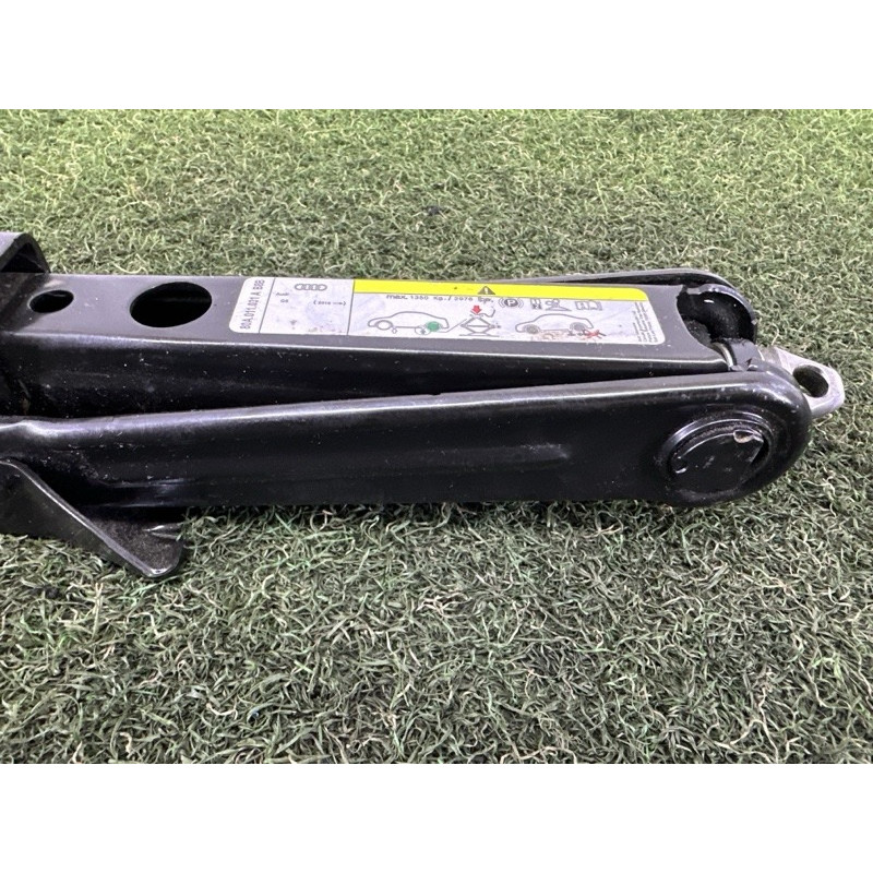 Домкрат (аксессуары) AUDI Q5 FY 2018 2.0 DAYB 80A011031A