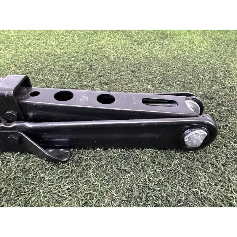 Домкрат (аксессуары) AUDI Q5 FY 2018 2.0 DAYB 80A011031A