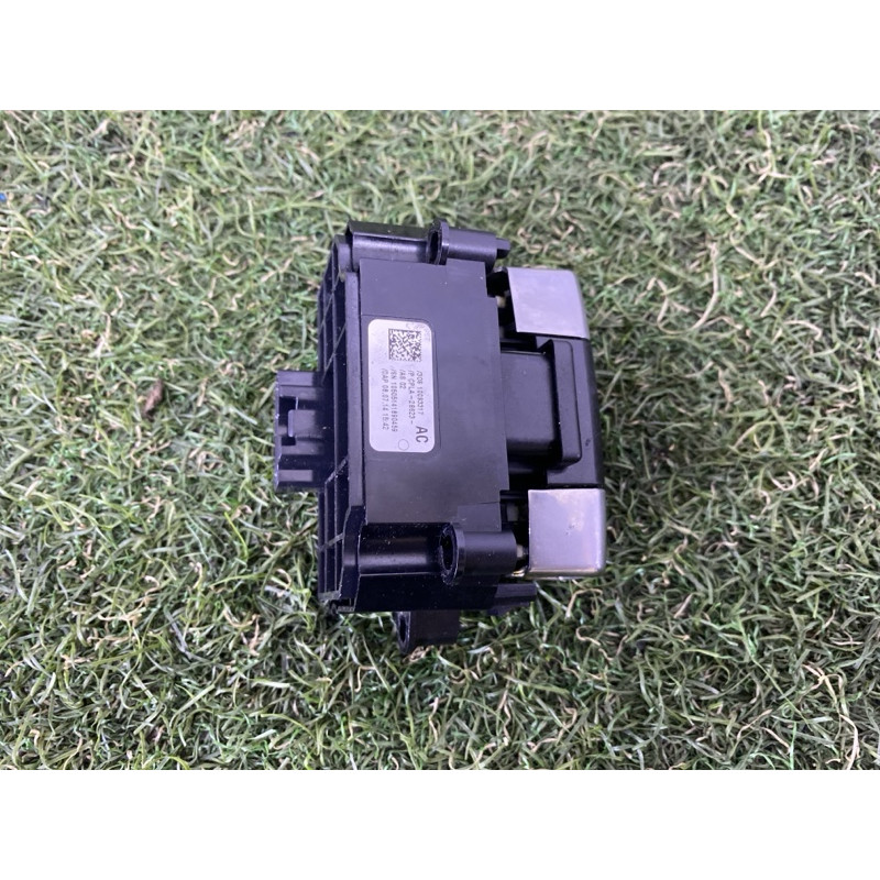 Кнопка стоянкового гальма (электрика / кнопки) LAND ROVER Range Rover L405 2014 5.0 LR034827