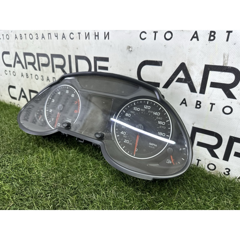 Панель приборов (салон) AUDI Q5 8R 2012 3.2 8R0920981G