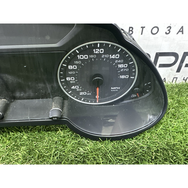 Панель приборов (салон) AUDI Q5 8R 2012 3.2 8R0920981G