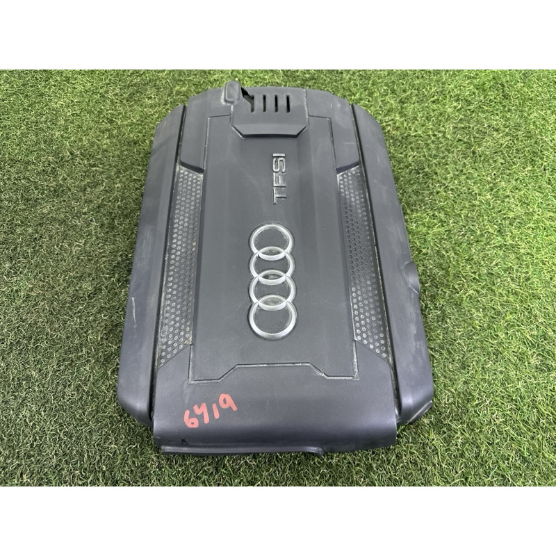 Декоративна кришка двигуна (двигун та елементи) AUDI A3 8V 2015 1.8 06K103925K