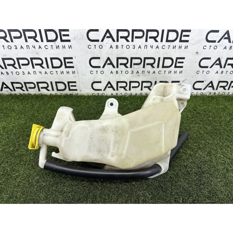 Бачок омывателя (кузов и элементы) Jeep Grand Cherokee WK2 2014 5.7 HEMi 5165708AA