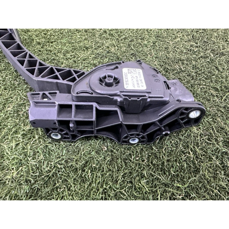 Педаль газа (электрика двигателя) LAND ROVER Range Rover L405 2014 5.0 LR037837