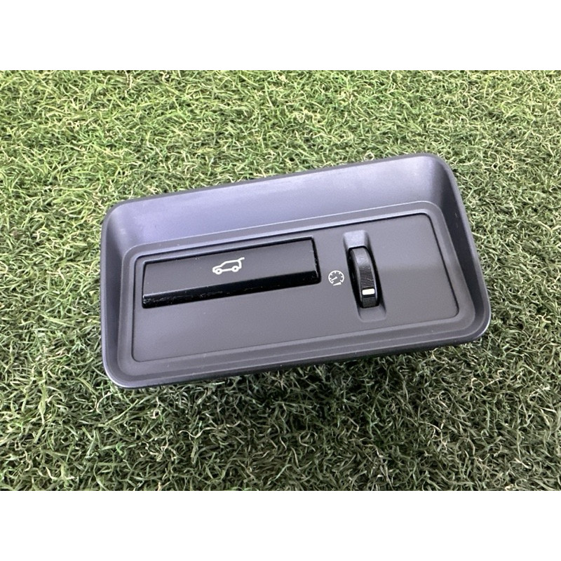 Кнопка открывания крышки багажника (электрика / кнопки) LAND ROVER Range Rover L405 2014 5.0 LR038676