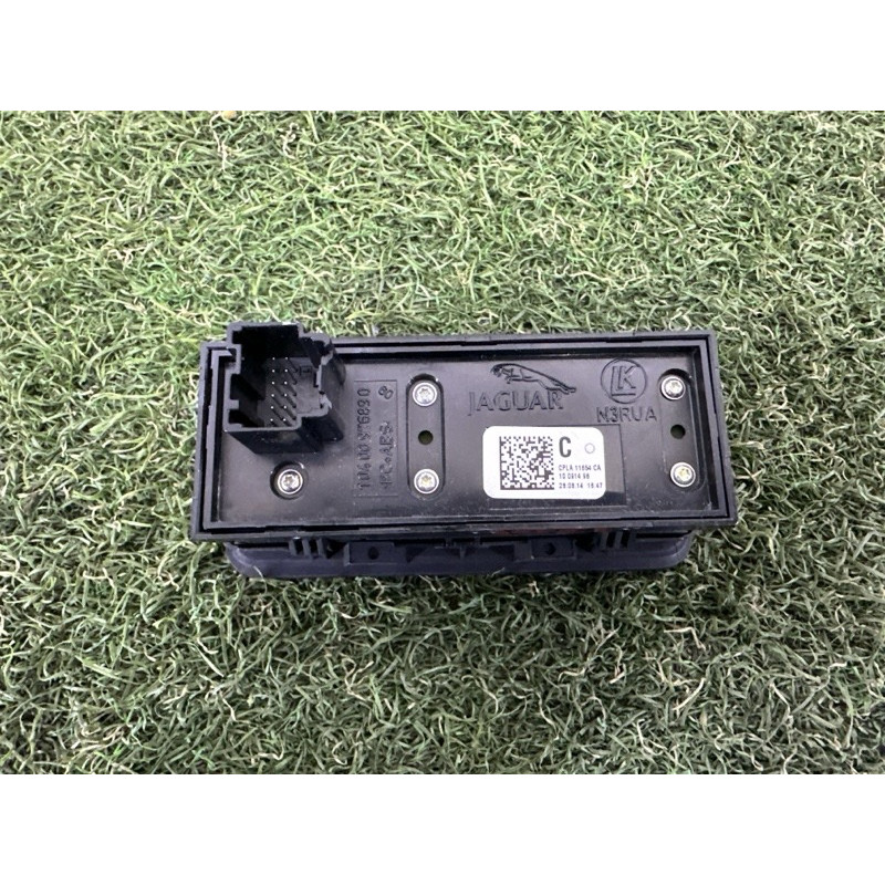 Кнопка открывания крышки багажника (электрика / кнопки) LAND ROVER Range Rover L405 2014 5.0 LR038676