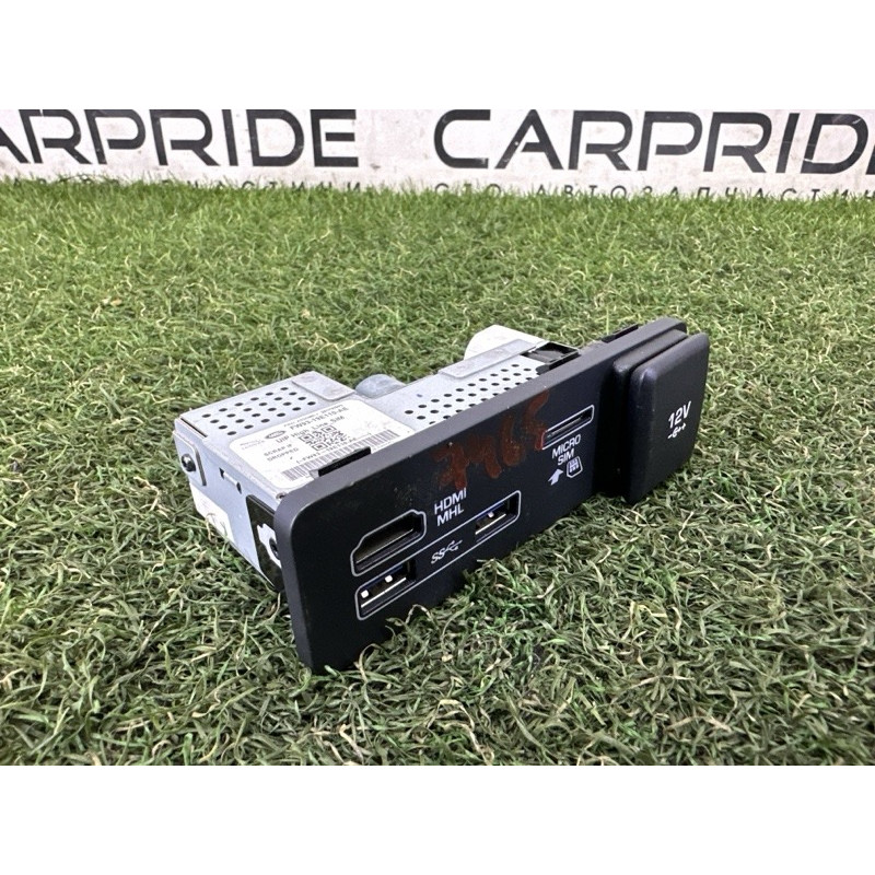 Гнездо USB/AUX (электрика) LAND ROVER Range Rover Velar L560 2018 2.0 LR114028