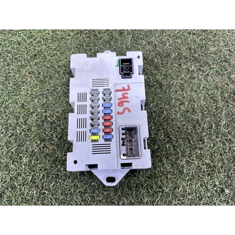 Блок предохранителей (электрика) LAND ROVER Range Rover Velar L560 2018 2.0 LR041091