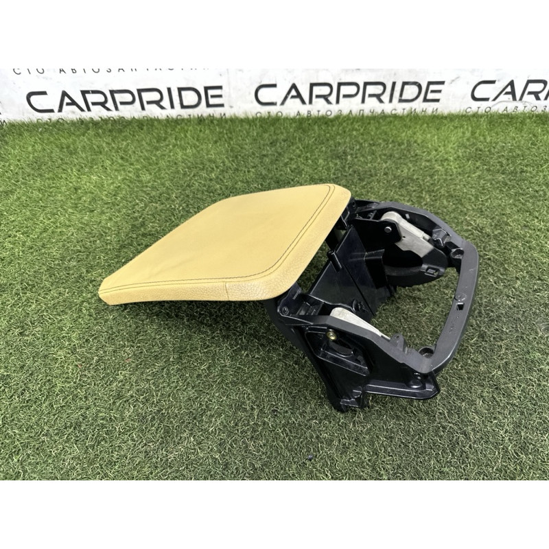 Подлокотник (салон) Volvo XC90 T6 2017 2.0 39835450