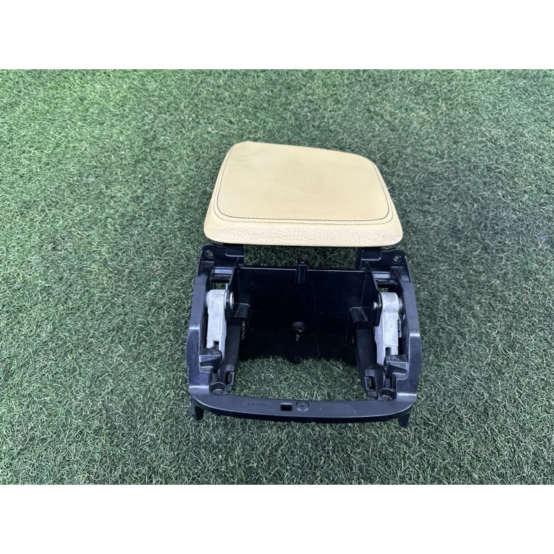 Подлокотник (салон) Volvo XC90 T6 2017 2.0 39835450