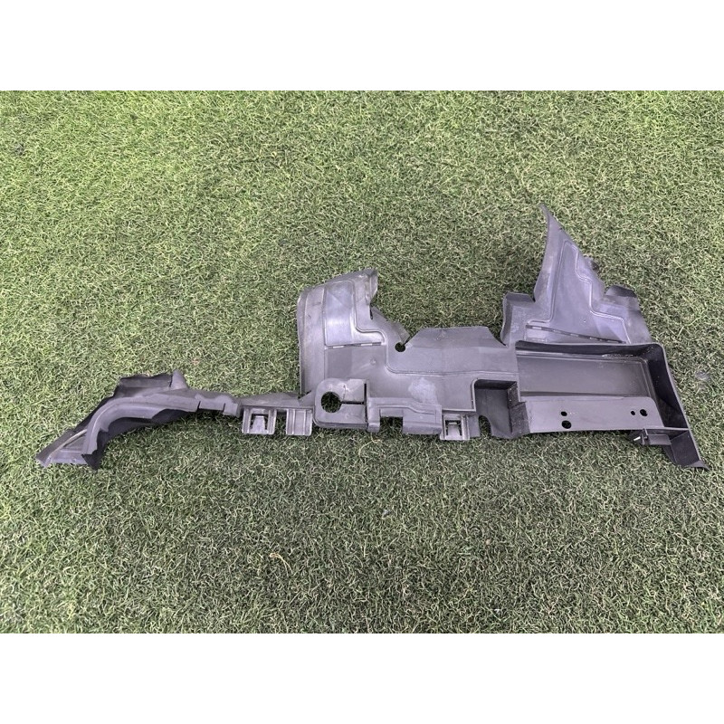 Повітропровід радіатора (кузов і елементи) AUDI Q5 8R 2012 3.2 8R0121283J