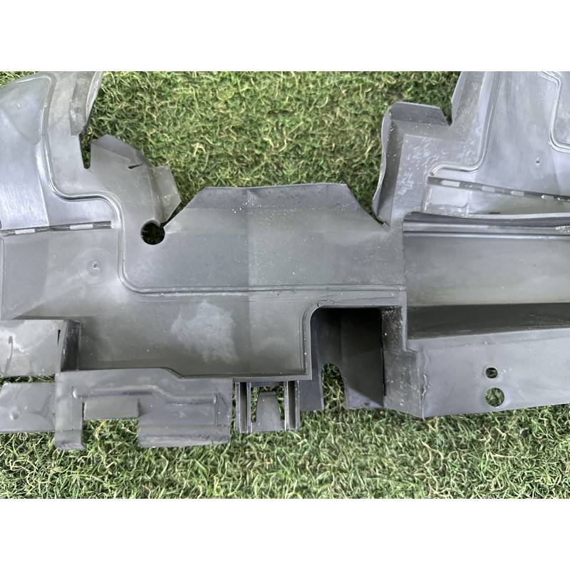 Повітропровід радіатора (кузов і елементи) AUDI Q5 8R 2012 3.2 8R0121283J