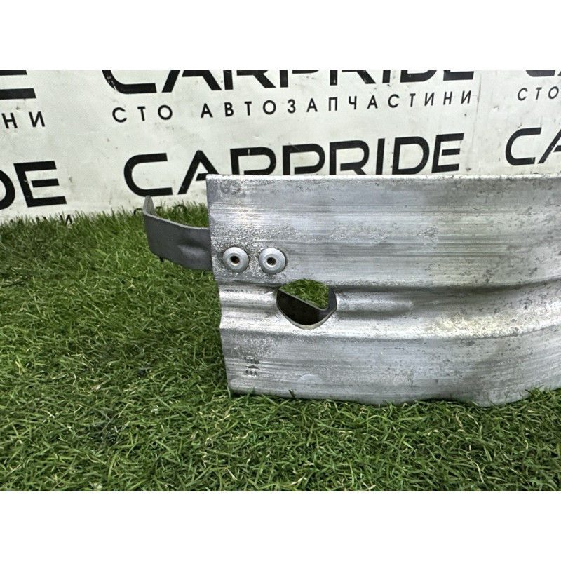 Усилитель бампера (наружные элементы кузова) AUDI Q5 8R 2012 3.2 8R0807113B