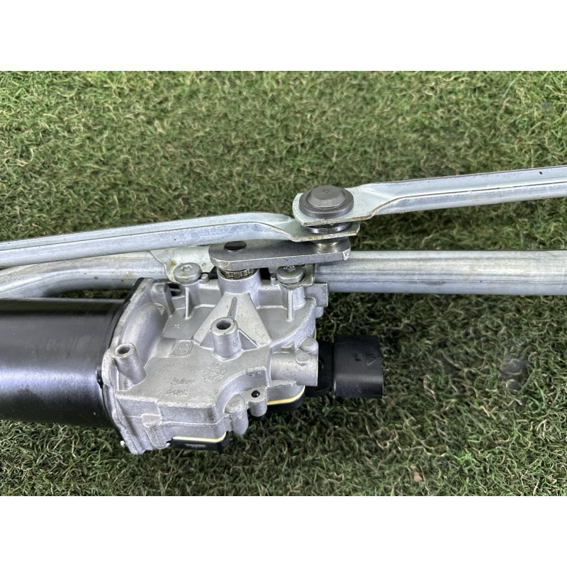 Трапеція склоочисників (кузов і елементи) LAND ROVER Range Rover Velar L560 2018 2.0 LR093421