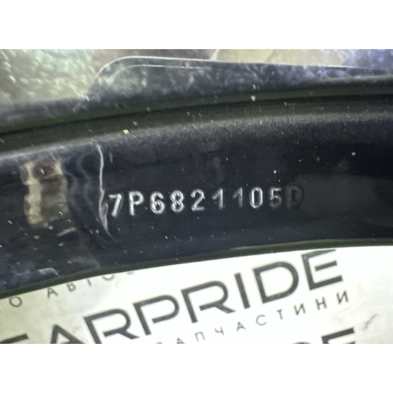 Крыло (наружные элементы кузова) Volkswagen Touareg NF 2012 3.0 7P6821105E