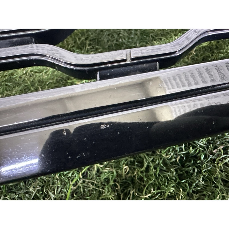Решетка радиатора (наружные элементы кузова) LAND ROVER Range Rover Velar L560 2018 2.0 LR092631