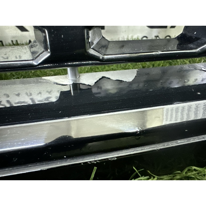 Решетка радиатора (наружные элементы кузова) LAND ROVER Range Rover L405 2014 5.0 LR055880