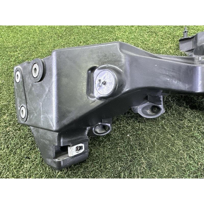Кронштейн фары (кузов и элементы) Jeep Grand Cherokee WK2 2014 5.7 HEMi 68223399AA