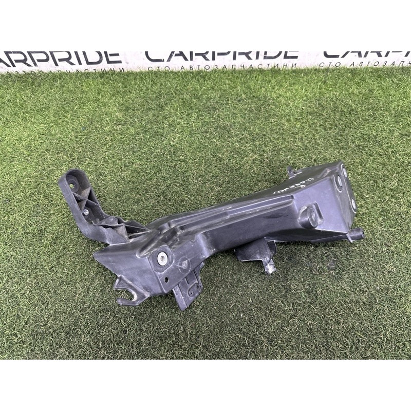 Кронштейн фары (кузов и элементы) Jeep Grand Cherokee WK2 2014 5.7 HEMi 68223400AA