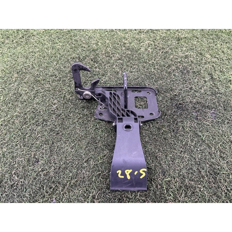 Замок капота (кузов і елементи) AUDI Q5 8R 2012 3.2 8R0823480A